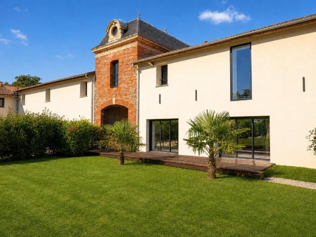 Maison 10 pièces 240 m²