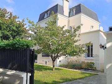 Maison 10 pièces 240 m²