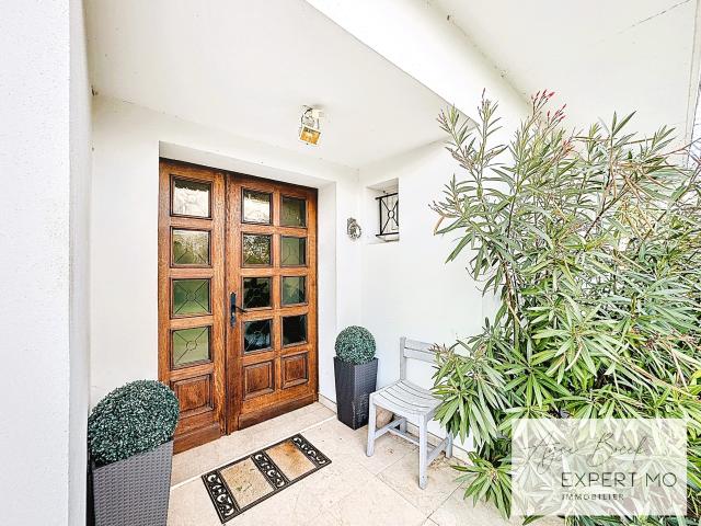 Maison 10 pièces 240 m²