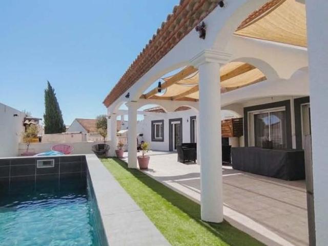 Maison 10 pièces 240 m²