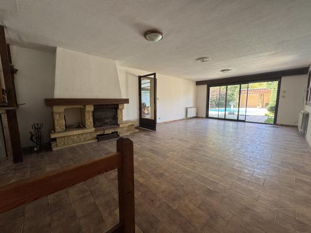 Maison 10 pièces 240 m²