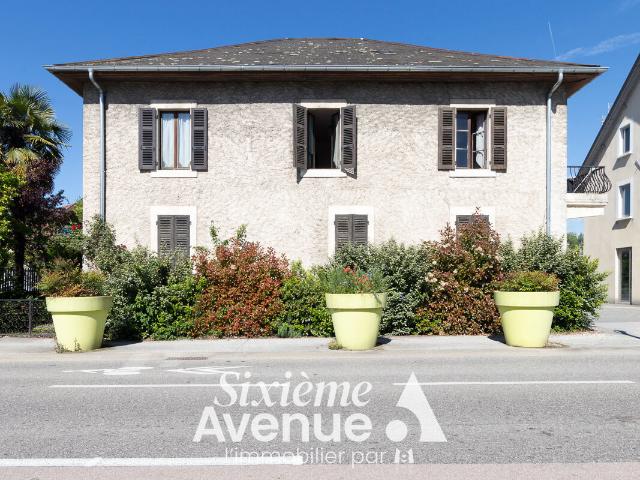 Maison 10 pièces 240 m²