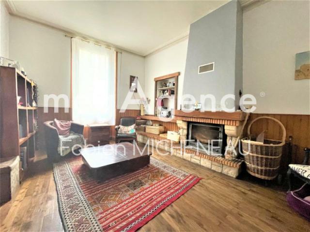 Maison 10 pièces 240 m²