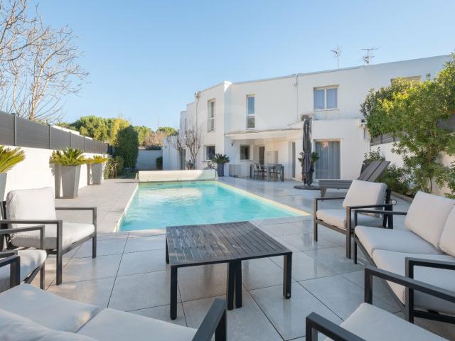 Maison 10 pièces 240 m²
