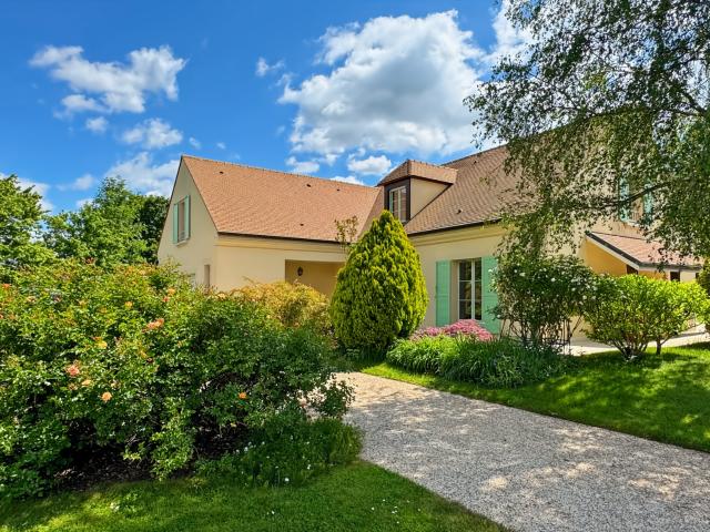 Maison 10 pièces 240 m²