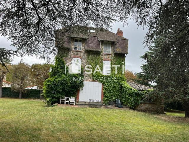 Maison 10 pièces 240 m²