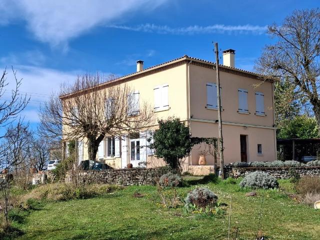Maison 10 pièces 240 m²