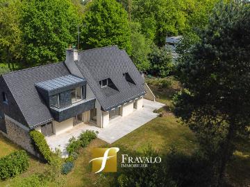 Maison 10 pièces 240 m²