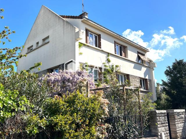 Maison 10 pièces 241 m²
