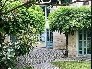 Maison 10 pièces 241 m²