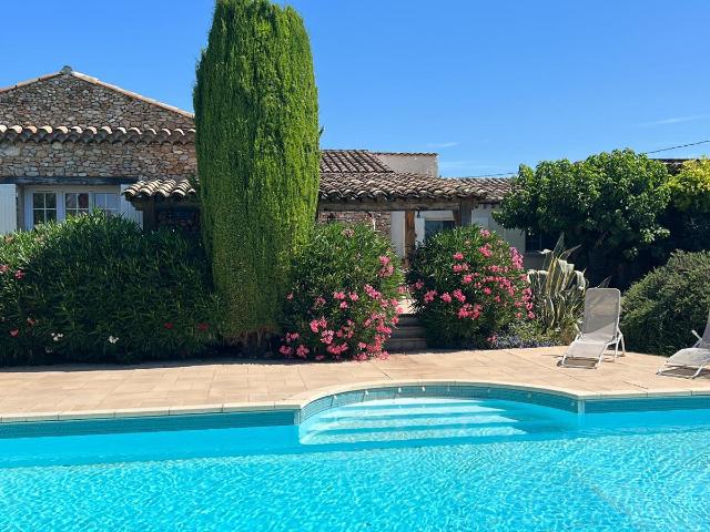 Maison 10 pièces 241 m²