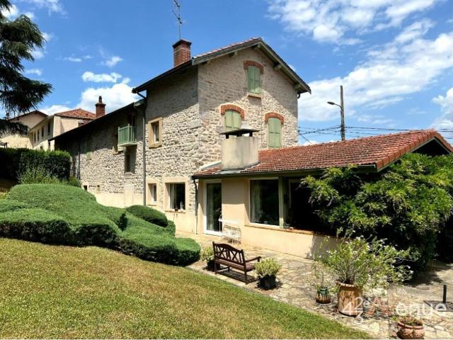 Maison 10 pièces 241 m²