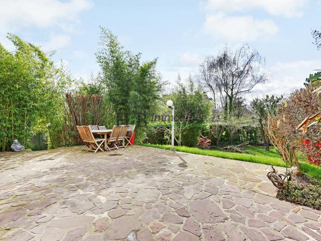 Maison 10 pièces 241 m²