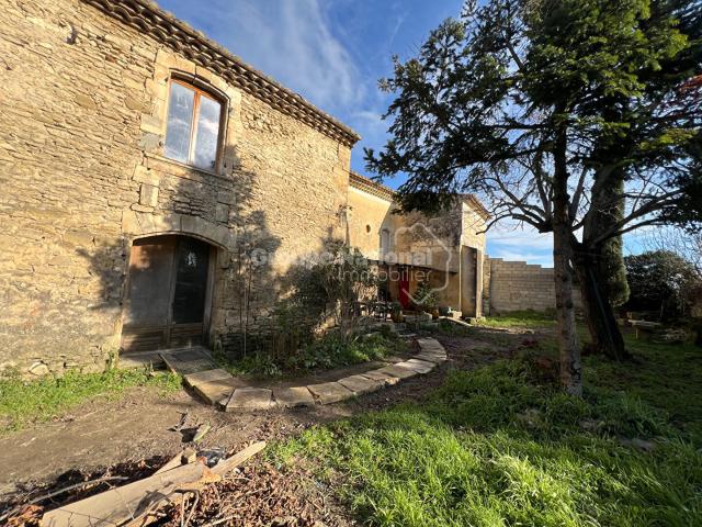 Maison 10 pièces 242 m²