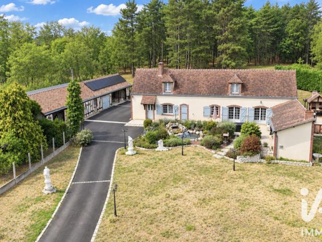 Maison 10 pièces 242 m²