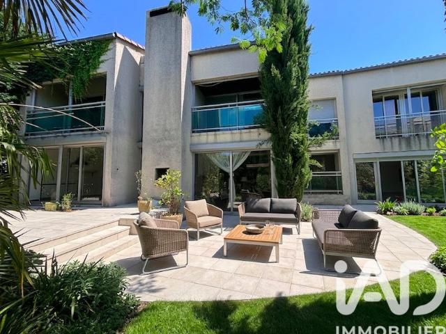 Maison 10 pièces 247 m²