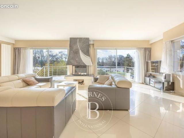 Maison 10 pièces 247 m²