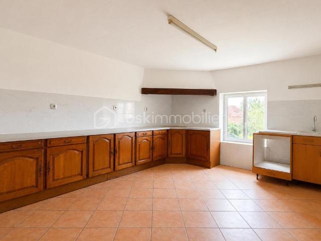 Maison 10 pièces 244 m²