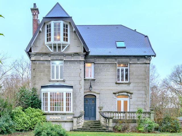 Maison 10 pièces 244 m²