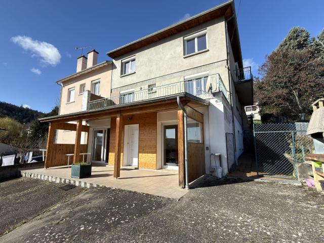 Maison 10 pièces 244 m²