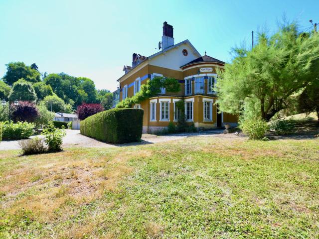 Maison 10 pièces 245 m²