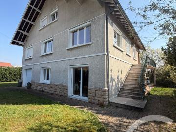 Maison 10 pièces 245 m²