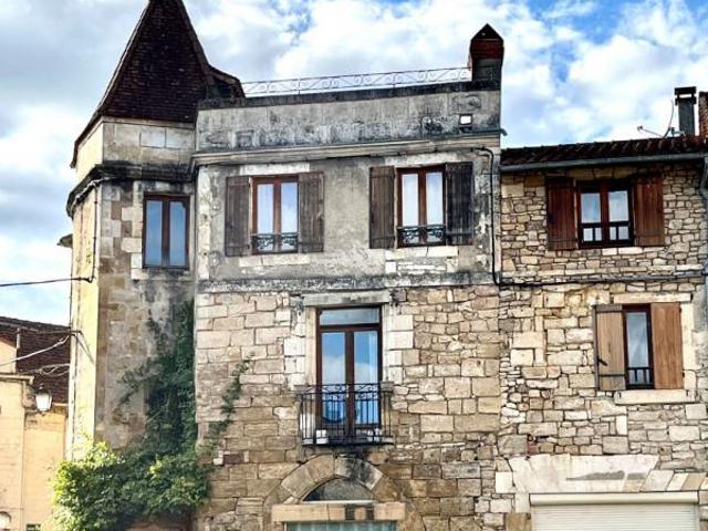 Maison 10 pièces 245 m²