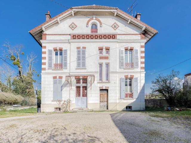 Maison 10 pièces 246 m²