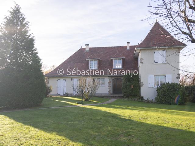 Maison 10 pièces 246 m²