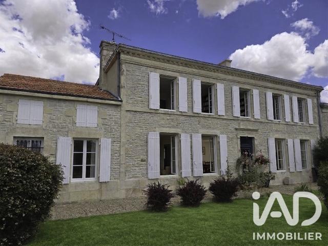 Maison 10 pièces 246 m²