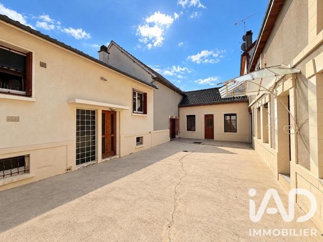 Maison 10 pièces 246 m²