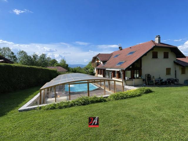 Maison 10 pièces 248 m²