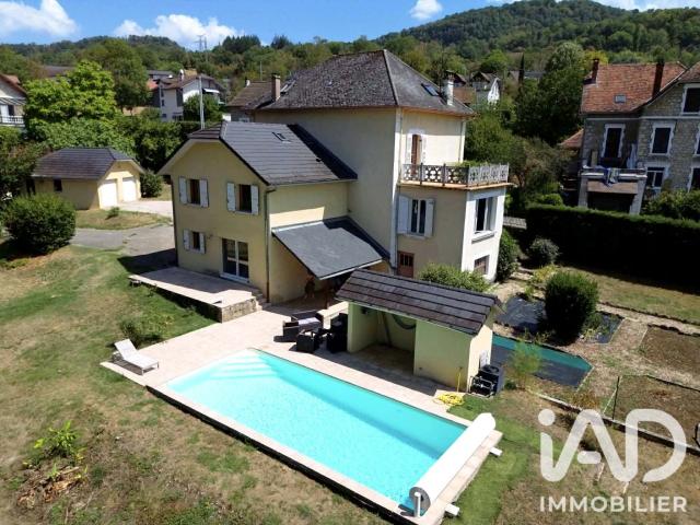 Maison 10 pièces 249 m²