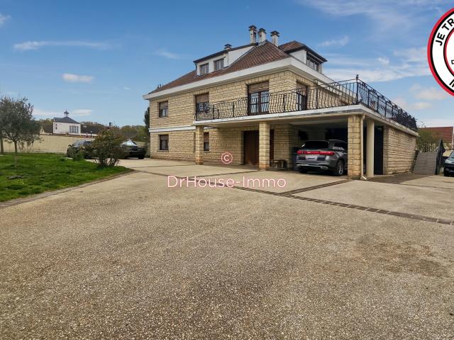 Maison 10 pièces 249 m²