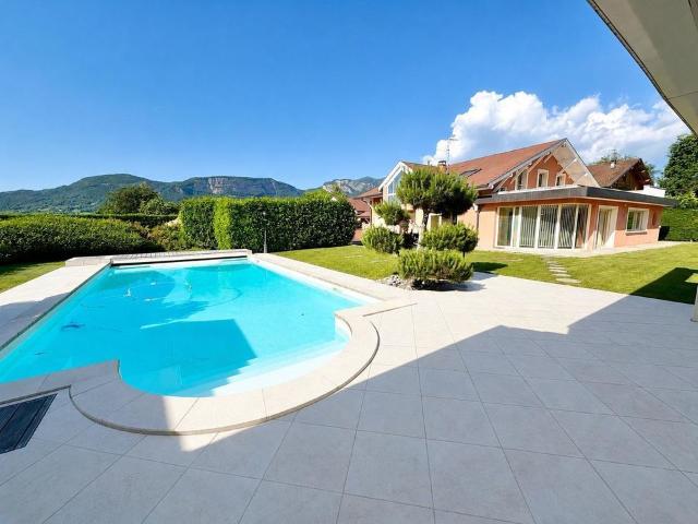 Maison 10 pièces 249 m²