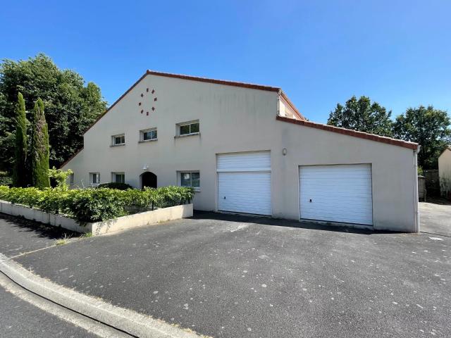 Maison 10 pièces 249 m²