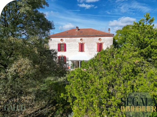 Maison 10 pièces 253 m²