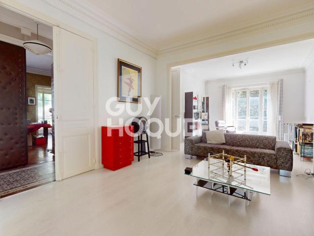 Maison 10 pièces 253 m²