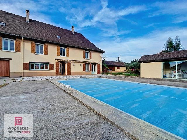 Maison 10 pièces 253 m²