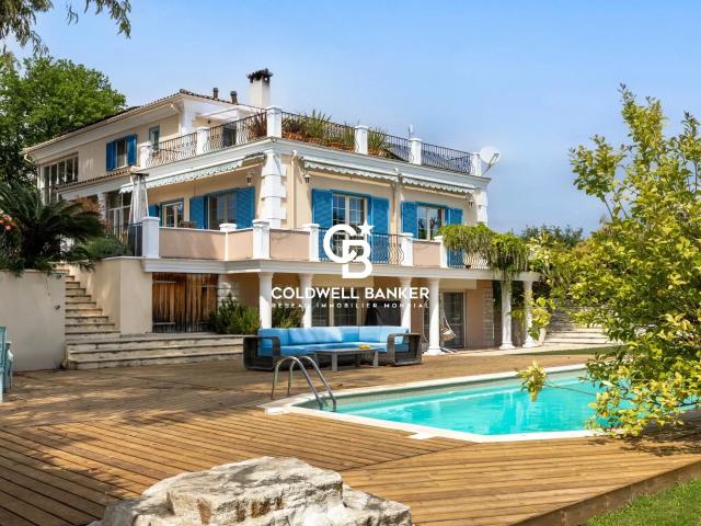 Maison 10 pièces 250 m²
