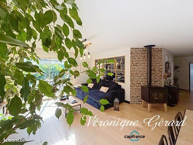 Maison 10 pièces 250 m²