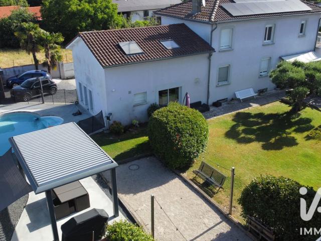 Maison 10 pièces 250 m²