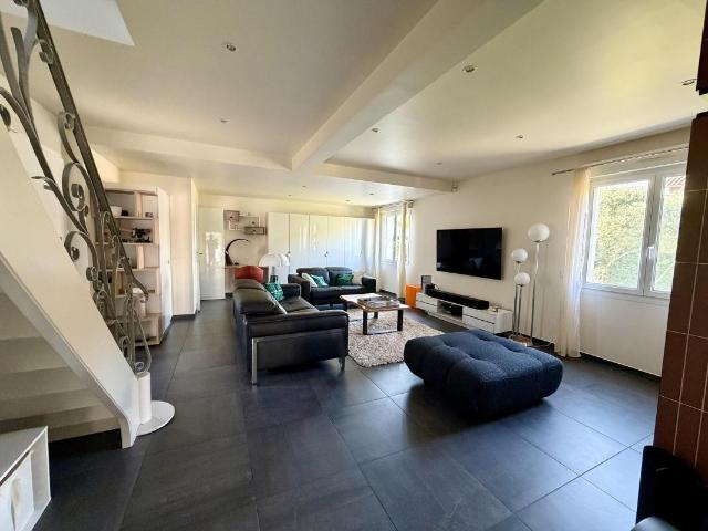 Maison 10 pièces 250 m²