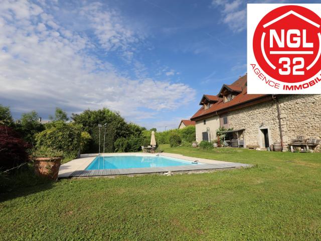 Maison 10 pièces 250 m²