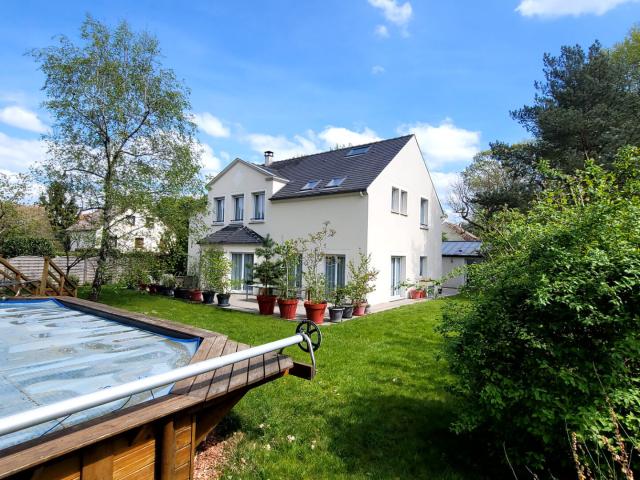 Maison 10 pièces 250 m²