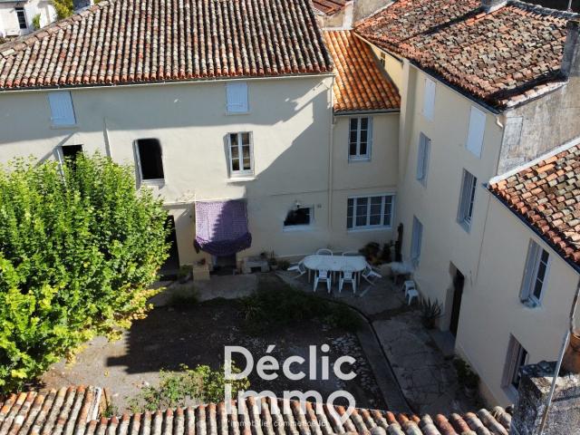 Maison 10 pièces 250 m²
