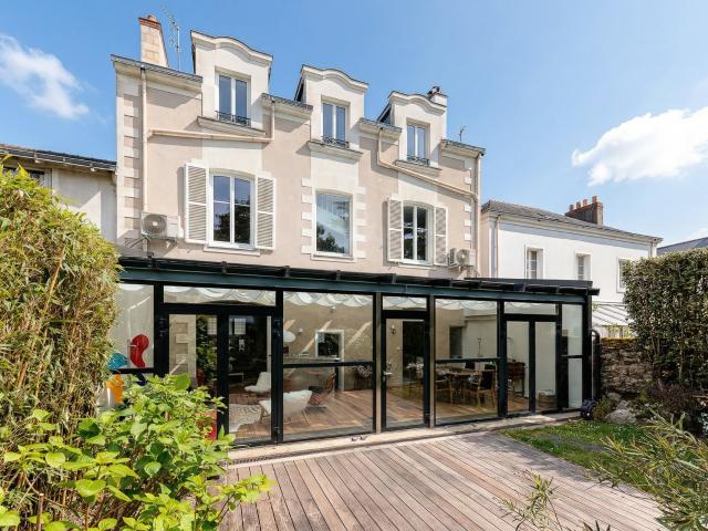 Maison 10 pièces 250 m²