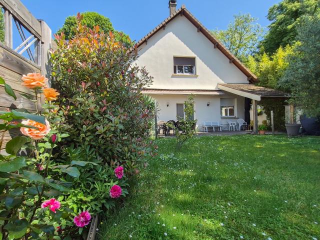 Maison 10 pièces 250 m²