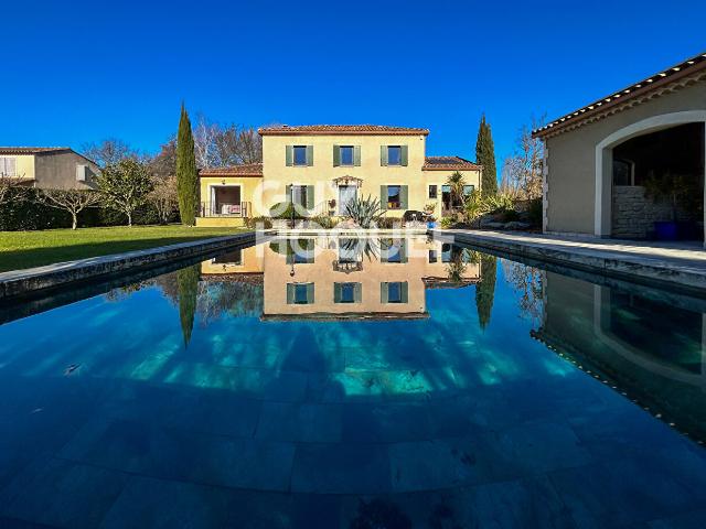 Maison 10 pièces 250 m²