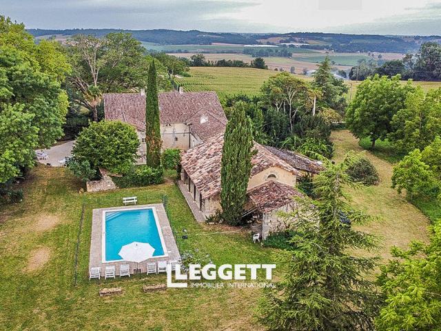 Maison 10 pièces 250 m²
